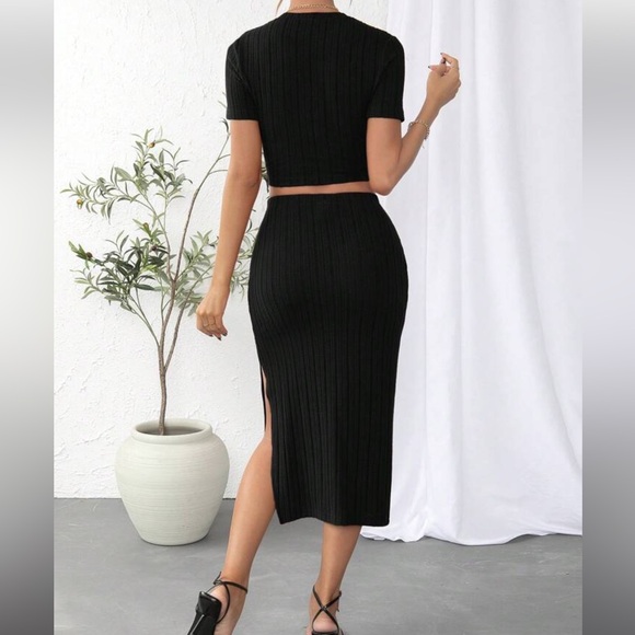 SHEIN Black Ribbed Ensemble - Picture 2 of 6